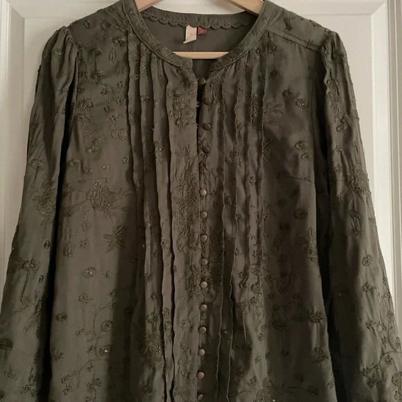 Pilcro Army Green Women’s Top with Pleated Front - Picture 4 of 7